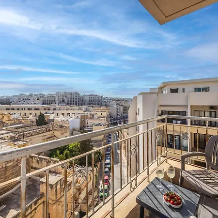 Central 3 Bedroom In Sliema, Onsite Parking