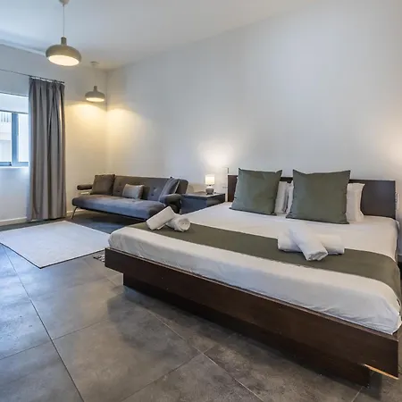 Central 3 Bedroom In Sliema, Onsite Parking 아파트