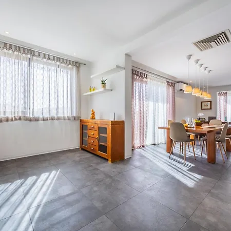 Apartamento Central 3 Bedroom In Sliema, Onsite Parking Sliema