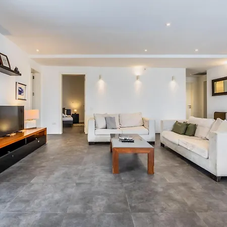 Central 3 Bedroom In Sliema, Onsite Parking Appartement