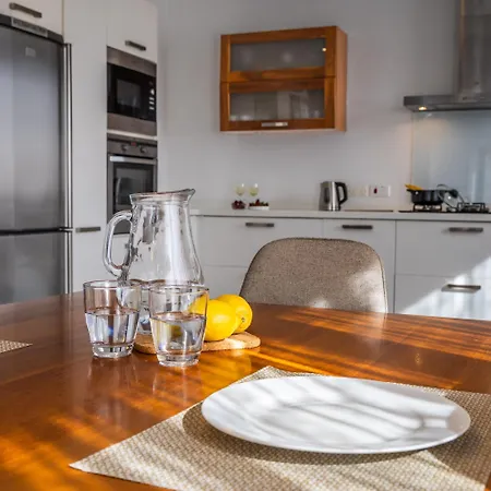 Central 3 Bedroom In Sliema, Onsite Parking Appartement Sliema